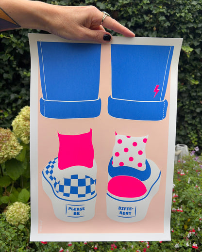 Please be different (zeefdruk met fluor roze)